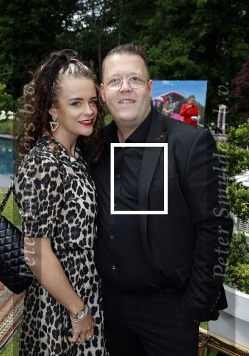 Huizen 25 mei 2022
Feestje ivm de nieuwe TLC serie van Louisa en Rowan op z\'n Gooisch. Louisa Janssen en haar man Rowan .
Rutger v Barneveld met zijn nieuwe vriendin