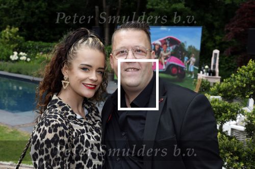 Huizen 25 mei 2022
Feestje ivm de nieuwe TLC serie van Louisa en Rowan op z\'n Gooisch. Louisa Janssen en haar man Rowan .
Rutger v Barneveld met zijn nieuwe vriendin