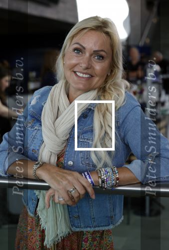 Hilversum 19 mei 2022
Radio prijzen voor de digitale radio stations bij beeld en geluid. Sophia de Boer met man