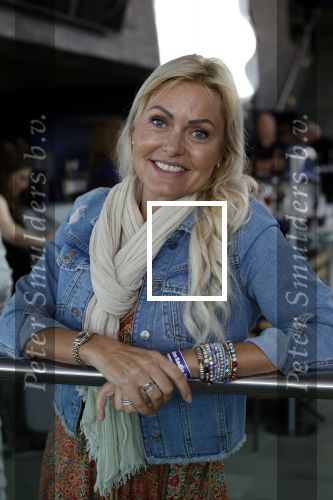 Hilversum 19 mei 2022
Radio prijzen voor de digitale radio stations bij beeld en geluid. Sophia de Boer met man