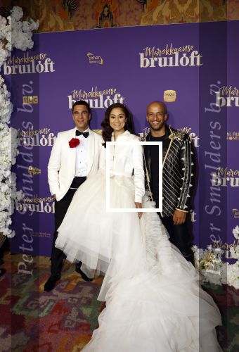 Amsterdam 30 mei 2022
Premiere Marokkaanse bruiloft in Tuschinski met oa als castleden Soumaya Ahouaoui Walid Benmbarek Pip Pellens Liza Sips en Nabil Aouled Ayad in tuschinski. Soumaya Ahouaoui kwam met haar moeder en familie
