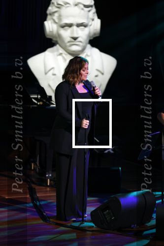 Bussum 16 mei 2022
Uitreiking Buma awrds in spant bussum.
Trijntje Oosterhuis en de zoon van Henny Vrienten Xander Vrienten