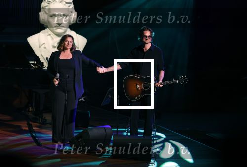 Bussum 16 mei 2022
Uitreiking Buma awrds in spant bussum.
Trijntje Oosterhuis en de zoon van Henny Vrienten Xander Vrienten