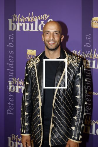 Amsterdam 30 mei 2022
Premiere Marokkaanse bruiloft in Tuschinski met oa als castleden Samouya Ahouaoui Walid Benmbarek Pip Pellens Liza Sips en Nabil Aouled Ayad in tuschinski. Walid met vrouw Mouna Laroussi