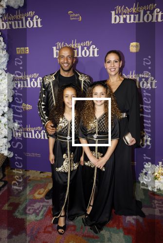 Amsterdam 30 mei 2022
Premiere Marokkaanse bruiloft in Tuschinski met oa als castleden Samouya Ahouaoui Walid Benmbarek Pip Pellens Liza Sips en Nabil Aouled Ayad in tuschinski. Walid met vrouw Mouna Laroussi
