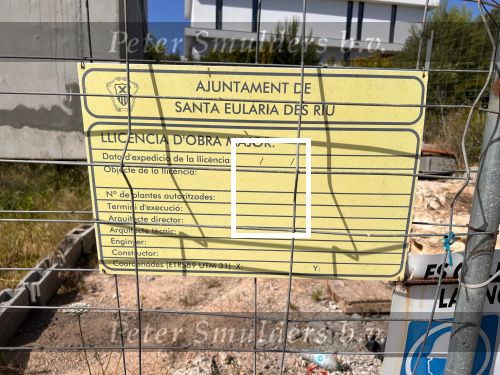 Ibiza, 22 mei 2022
Het woonhuis wat Wesley Sneijder aan het bouwen was en niet is afgebouwd stond al enkele jaren te koop.
Onlangs is dit pand verkocht