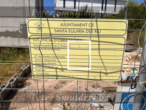 Ibiza, 22 mei 2022
Het woonhuis wat Wesley Sneijder aan het bouwen was en niet is afgebouwd stond al enkele jaren te koop.
Onlangs is dit pand verkocht