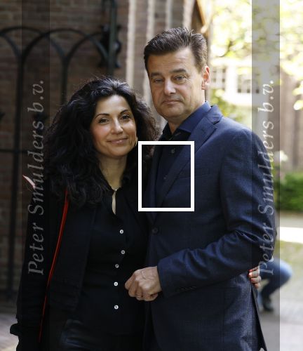 Laren 2 juni 2022
Begrafenis / dienst van Willibrord Frequin in de Sint Jansbasiliek in Laren . Wilfred Genee met zijn vrouw
