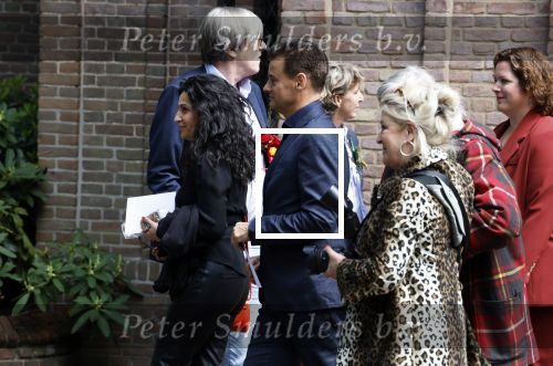 Laren 2 juni 2022
Begrafenis / dienst van Willibrord Frequin in de Sint Jansbasiliek in Laren . Wilfred Genee met zijn vrouw