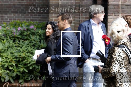 Laren 2 juni 2022
Begrafenis / dienst van Willibrord Frequin in de Sint Jansbasiliek in Laren . Wilfred Genee met zijn vrouw