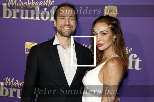 Amsterdam 30 mei 2022
Premiere Marokkaanse bruiloft in Tuschinski met oa als castleden Samouya Ahouaoui Walid Benmbarek Pip Pellens Liza Sips en Nabil Aouled Ayad in tuschinski. Willem Engel en zijn vriendin Dorien Rose