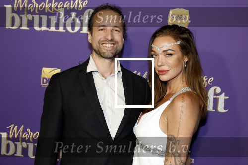 Amsterdam 30 mei 2022
Premiere Marokkaanse bruiloft in Tuschinski met oa als castleden Samouya Ahouaoui Walid Benmbarek Pip Pellens Liza Sips en Nabil Aouled Ayad in tuschinski. Willem Engel en zijn vriendin Dorien Rose