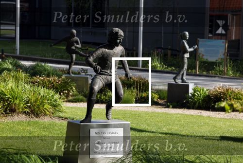 Zeist 13 mei 2022
Beelden van div grootheden uit de nedelandse voetbalgeschiedenis. Oa Ruud Gullit Johan Cruijff Edwin v d Sar Willem v Hanegem en Rinus Michels op de KNVB Campus