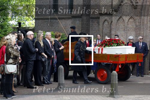 Laren 2 juni 2022
Begrafenis / dienst van Willibrord Frequin in de Sint Jansbasiliek in Laren .
