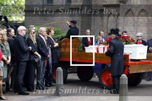 Laren 2 juni 2022
Begrafenis / dienst van Willibrord Frequin in de Sint Jansbasiliek in Laren .