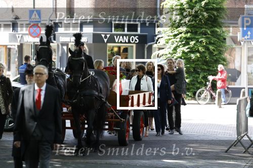 Laren 2 juni 2022
Begrafenis / dienst van Willibrord Frequin in de Sint Jansbasiliek in Laren . Gesina Rebecca Barbara Louis en  Merel Frequin waren met aanhang aanwezig