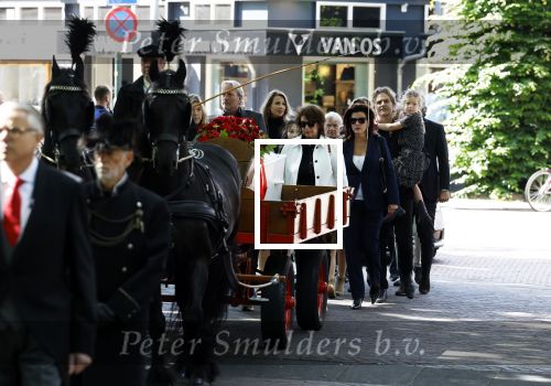 Laren 2 juni 2022
Begrafenis / dienst van Willibrord Frequin in de Sint Jansbasiliek in Laren . Gesina Rebecca Barbara Louis en  Merel Frequin waren met aanhang aanwezig