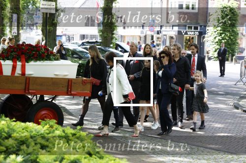 Laren 2 juni 2022
Begrafenis / dienst van Willibrord Frequin in de Sint Jansbasiliek in Laren . Gesina Rebecca Barbara Louis en  Merel Frequin waren met aanhang aanwezig