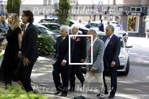 Laren 2 juni 2022
Begrafenis / dienst van Willibrord Frequin in de Sint Jansbasiliek in Laren . Gesina Rebecca Barbara Louis en  Merel Frequin waren met aanhang aanwezig