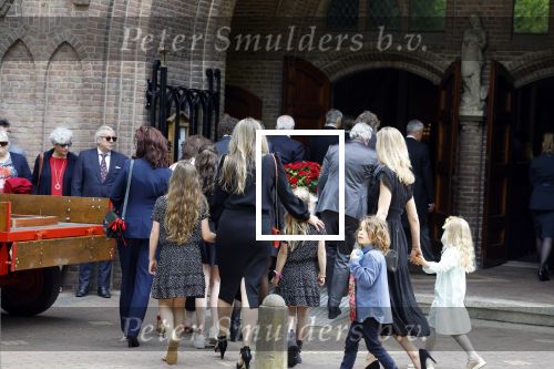 Laren 2 juni 2022
Begrafenis / dienst van Willibrord Frequin in de Sint Jansbasiliek in Laren . Gesina Rebecca Barbara Louis en  Merel Frequin waren met aanhang aanwezig