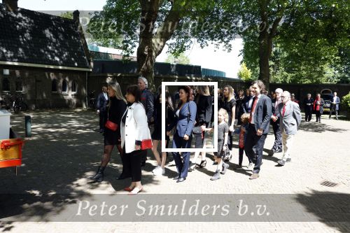 Laren 2 juni 2022
Begrafenis / dienst van Willibrord Frequin in de Sint Jansbasiliek in Laren . Gesina Rebecca Barbara Louis en  Merel Frequin waren met aanhang aanwezig