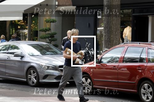 Amsterdam 17 mei 2022
Wim Kieft doet boodschappen in Amsterdam zuid.