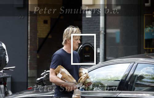 Amsterdam 17 mei 2022
Wim Kieft doet boodschappen in Amsterdam zuid.
