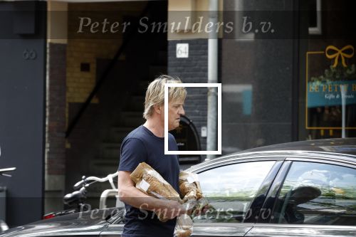 Amsterdam 17 mei 2022
Wim Kieft doet boodschappen in Amsterdam zuid.