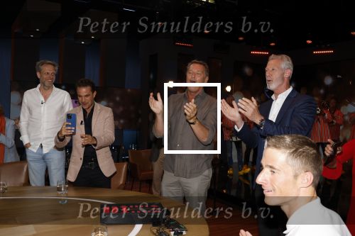 Hilversum 27 mei 2023
Omroep Max viert tijdens uitzending de 80e verjaardag van Erica Terpstra.
Aanwezig oa oa Albert Verlinde Onno Hoes Robert v Beckhoven Jan Slagter Sybrand Niessen Aran bade en Trinko Keen.