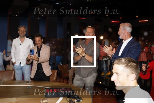 Hilversum 27 mei 2023
Omroep Max viert tijdens uitzending de 80e verjaardag van Erica Terpstra.
Aanwezig oa oa Albert Verlinde Onno Hoes Robert v Beckhoven Jan Slagter Sybrand Niessen Aran bade en Trinko Keen.