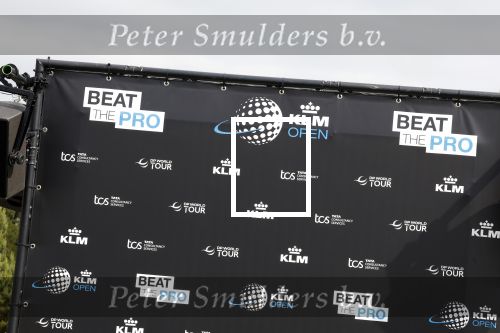 Cromvoirt 25 mei 2023
Dirk Kuyt deed vandaag mee met BEAT THE PRO op de KLM Open op golfbaan Bernardus. Ook zijn vriendin Kate Ruinemans was erbij.
