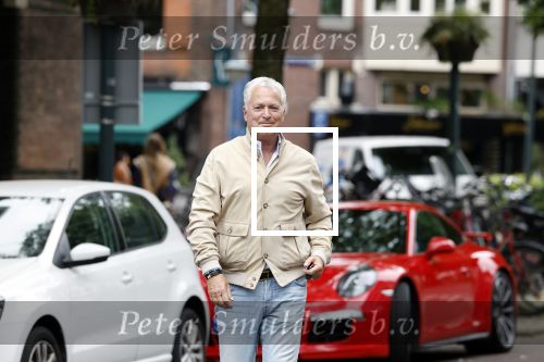 Amsterdam 30 mei 2023
Bram Moszkowicz doet boodschappen in Amsterdam zuid.