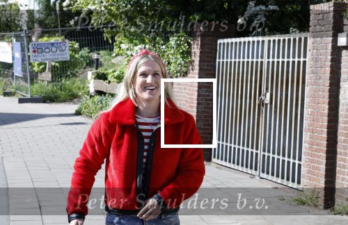 Noordwijk 17 mei 2023
Opening pension Code Rose van Martien Meiland en Erica Meiland . Ook Montana Maxime en Leroy Molkenboer zijn aanwezig Dochter Claire doet de openingshandeling.
Britt Dekker
