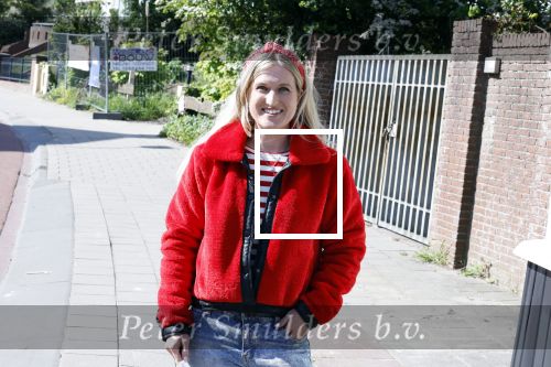 Noordwijk 17 mei 2023
Opening pension Code Rose van Martien Meiland en Erica Meiland . Ook Montana Maxime en Leroy Molkenboer zijn aanwezig Dochter Claire doet de openingshandeling.
Britt Dekker