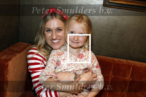 Noordwijk 17 mei 2023
Opening pension Code Rose van Martien Meiland en Erica Meiland . Ook Montana Maxime en Leroy Molkenboer zijn aanwezig Dochter Claire doet de openingshandeling.
Britt Dekker en Claire Meiland