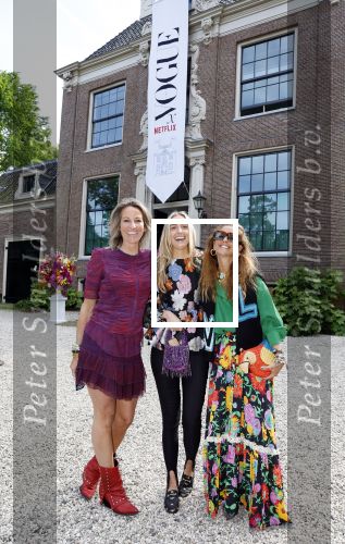 Amsterdam 18 mei 2023
Presentatie netflix serie  Queen CHarlotte met oa aanwezig India Amarteifio en Corey Mylchreest .
Serie is samenwerking met Vogue. Het feest is bij Huize Frankendaal. Danie Bles