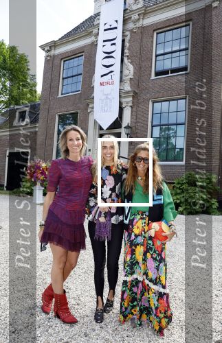 Amsterdam 18 mei 2023
Presentatie netflix serie  Queen CHarlotte met oa aanwezig India Amarteifio en Corey Mylchreest .
Serie is samenwerking met Vogue. Het feest is bij Huize Frankendaal. Danie Bles
