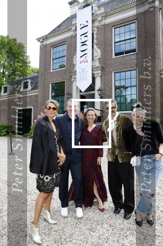 Amsterdam 18 mei 2023
Presentatie netflix serie  Queen CHarlotte met oa aanwezig India Amarteifio en Corey Mylchreest .
Serie is samenwerking met Vogue. Het feest is bij Huize Frankendaal. Davy Hezemans met relaties