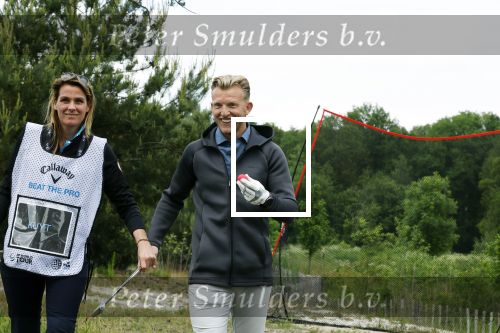 Cromvoirt 25 mei 2023
Dirk Kuyt deed vandaag mee met BEAT THE PRO op de KLM Open op golfbaan Bernardus. Ook zijn vriendin Kate Ruinemans was erbij.