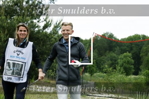 Cromvoirt 25 mei 2023
Dirk Kuyt deed vandaag mee met BEAT THE PRO op de KLM Open op golfbaan Bernardus. Ook zijn vriendin Kate Ruinemans was erbij.