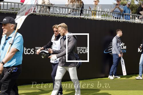 Cromvoirt 25 mei 2023
Dirk Kuyt deed vandaag mee met BEAT THE PRO op de KLM Open op golfbaan Bernardus. Ook zijn vriendin Kate Ruinemans was erbij.