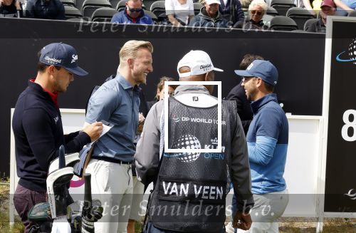 Cromvoirt 25 mei 2023
Dirk Kuyt deed vandaag mee met BEAT THE PRO op de KLM Open op golfbaan Bernardus. Ook zijn vriendin Kate Ruinemans was erbij.