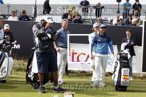 Cromvoirt 25 mei 2023
Dirk Kuyt deed vandaag mee met BEAT THE PRO op de KLM Open op golfbaan Bernardus. Ook zijn vriendin Kate Ruinemans was erbij.
