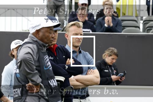 Cromvoirt 25 mei 2023
Dirk Kuyt deed vandaag mee met BEAT THE PRO op de KLM Open op golfbaan Bernardus. Ook zijn vriendin Kate Ruinemans was erbij.