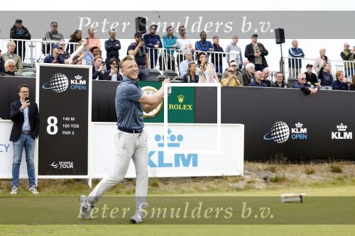 Cromvoirt 25 mei 2023
Dirk Kuyt deed vandaag mee met BEAT THE PRO op de KLM Open op golfbaan Bernardus. Ook zijn vriendin Kate Ruinemans was erbij.