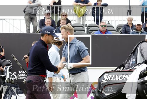 Cromvoirt 25 mei 2023
Dirk Kuyt deed vandaag mee met BEAT THE PRO op de KLM Open op golfbaan Bernardus. Ook zijn vriendin Kate Ruinemans was erbij.