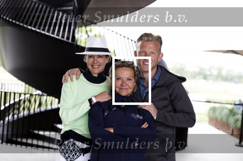 Cromvoirt 25 mei 2023
Dirk Kuyt deed vandaag mee met BEAT THE PRO op de KLM Open op golfbaan Bernardus. Ook zijn vriendin Kate Ruinemans was erbij. Mariska v Kolck en Marianne Timmer