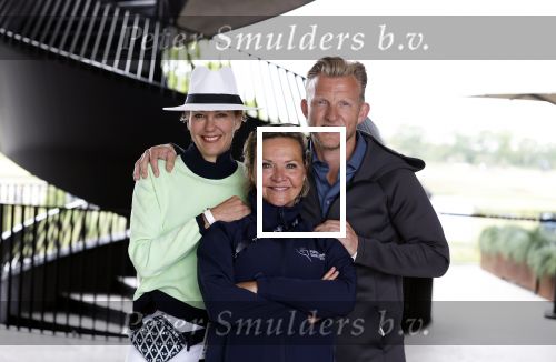 Cromvoirt 25 mei 2023
Dirk Kuyt deed vandaag mee met BEAT THE PRO op de KLM Open op golfbaan Bernardus. Ook zijn vriendin Kate Ruinemans was erbij. Mariska v Kolck en Marianne Timmer