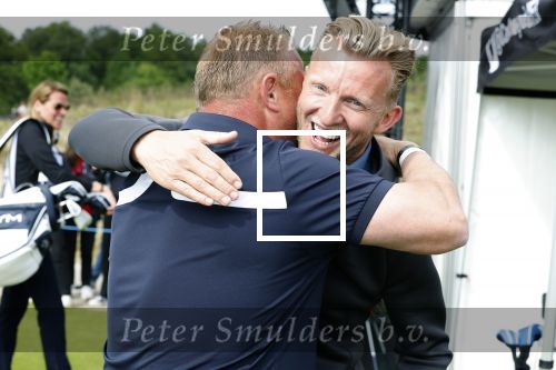 Cromvoirt 25 mei 2023
Dirk Kuyt deed vandaag mee met BEAT THE PRO op de KLM Open op golfbaan Bernardus. Ook zijn vriendin Kate Ruinemans was erbij.