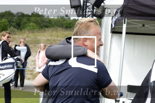 Cromvoirt 25 mei 2023
Dirk Kuyt deed vandaag mee met BEAT THE PRO op de KLM Open op golfbaan Bernardus. Ook zijn vriendin Kate Ruinemans was erbij.